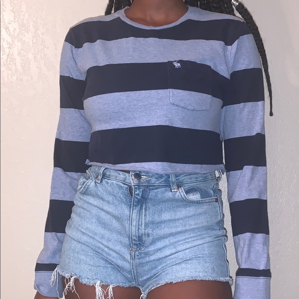 Cropped Abercrombie and Fitch shirt